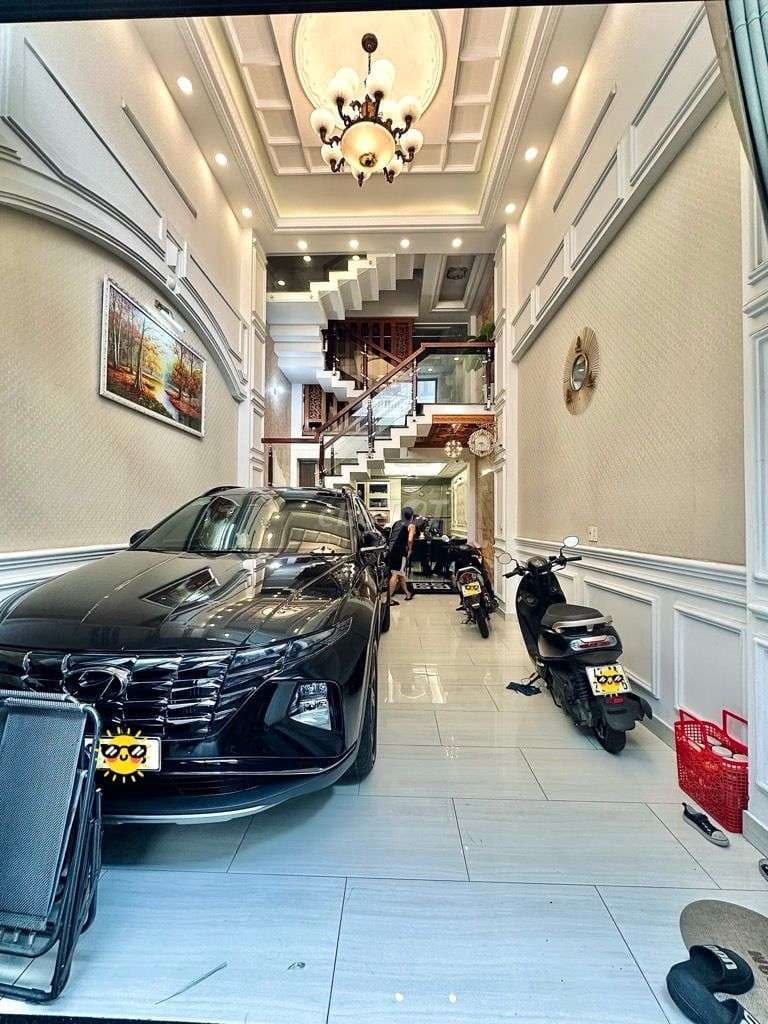 BÁN NHÀ LÊ VĂN QUỚI - 68M2 - 5 TẦNG - HẺM NHỰA XE HƠI - GIÁ 7,5 TỶ