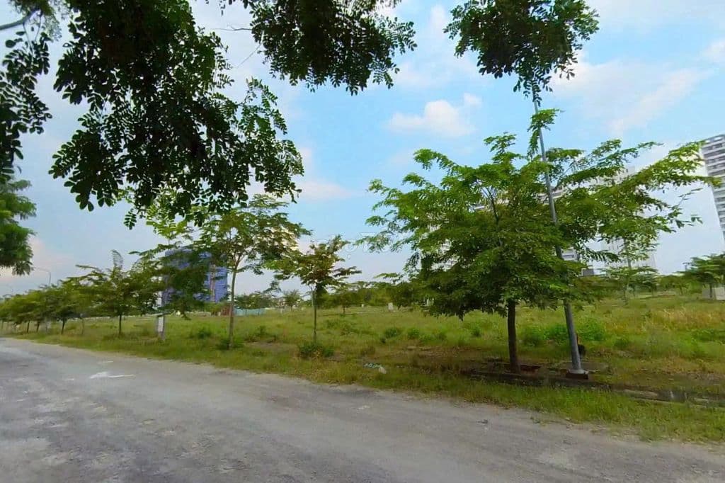 Bán đất 164m2, gần Đ. Nguyễn Thị Định, đường 12m, tiện xây CHDV.