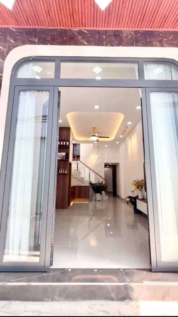 Bán nhà Võ Văn Kiệt, quận 8, giá 2 tỷ, sổ hồng riêng, miễn môi giới.