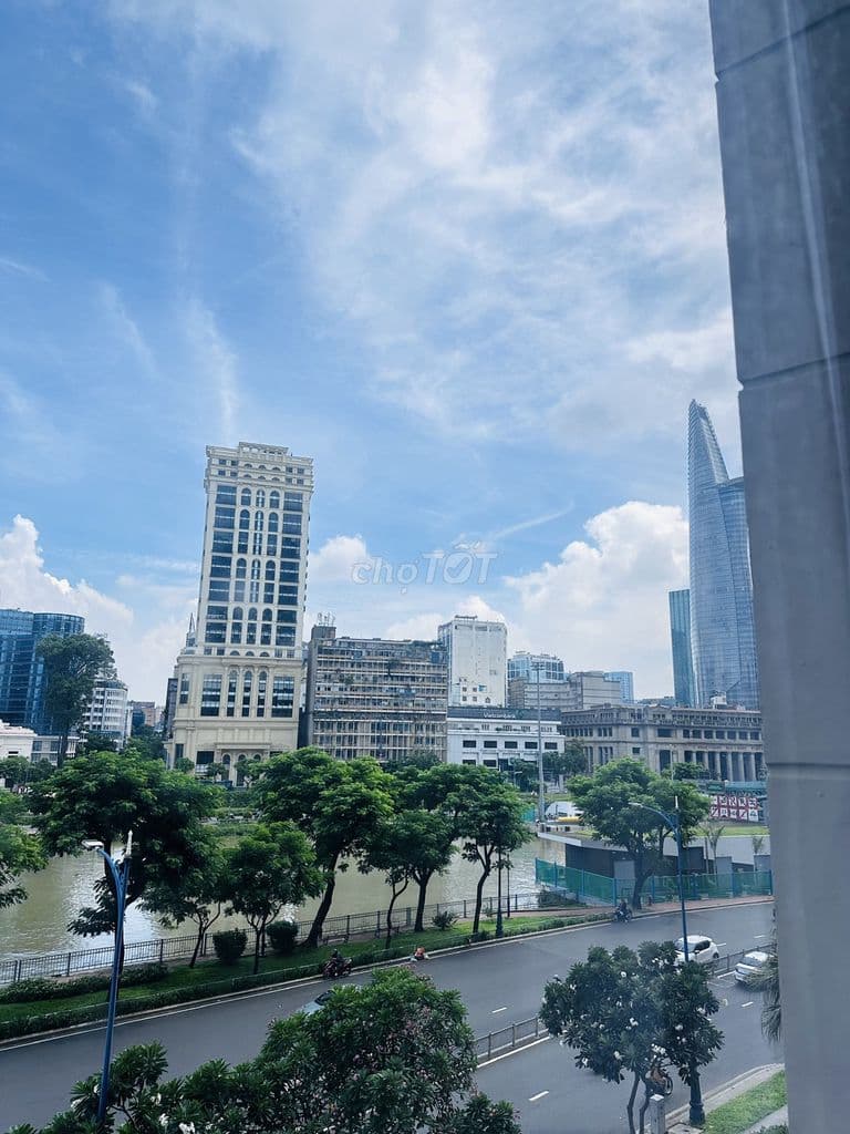 Cần bán căn hộ The Tresor Quận 4 view Bitexco, 4 tỷ bao hết