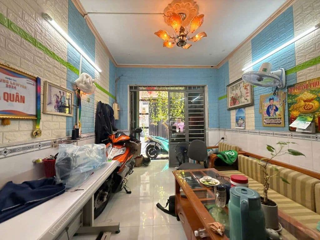 Chỉ 2.6 tỷ Nhà Gần Chợ Hiệp Thành Quận 12 Nhà 2 Tầng 2 phòng ngủ hẻm r - Ảnh 2