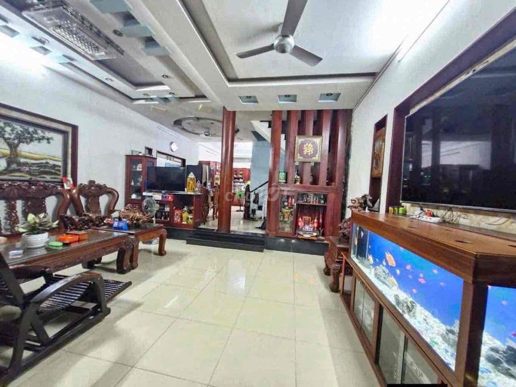 Bán Nhà Mặt Tiền đường 147, gần CĐ Công Thương, PLB Quận 9 DT: 6 x 23