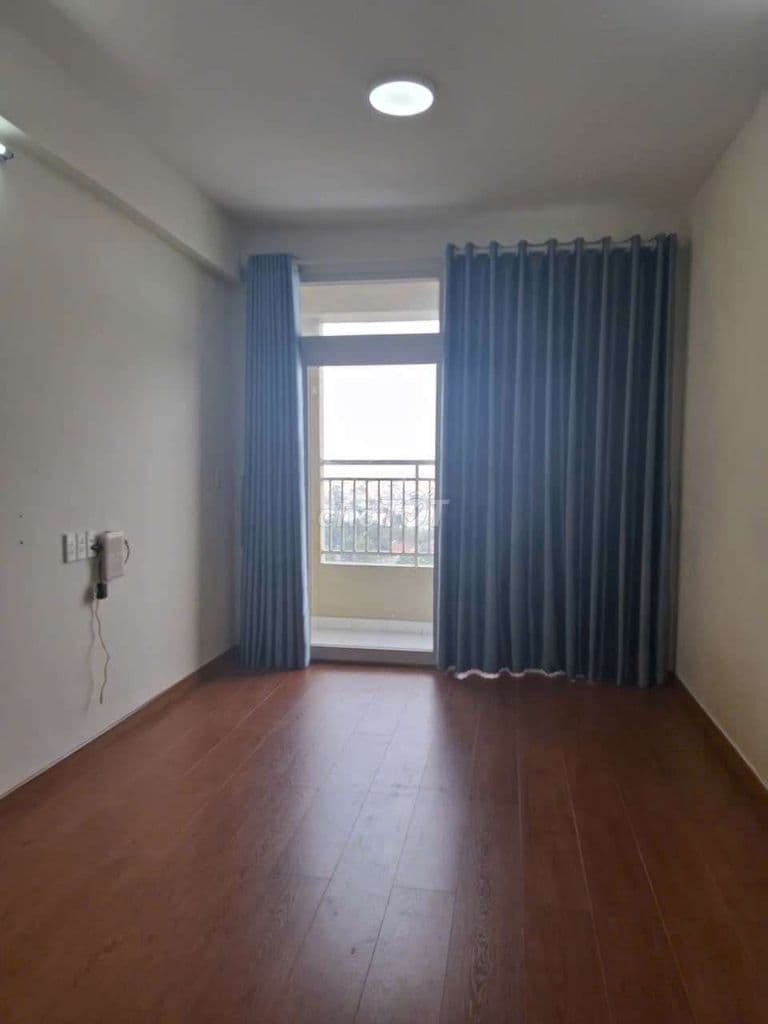 Bán căn hộ chung cư Tô Ký 61m 2pn 2wc có ban công , logia giá 2,450ty