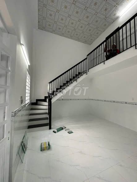 bán nhà mới xây 3PN hẻm xe hơi Thủ Đức
