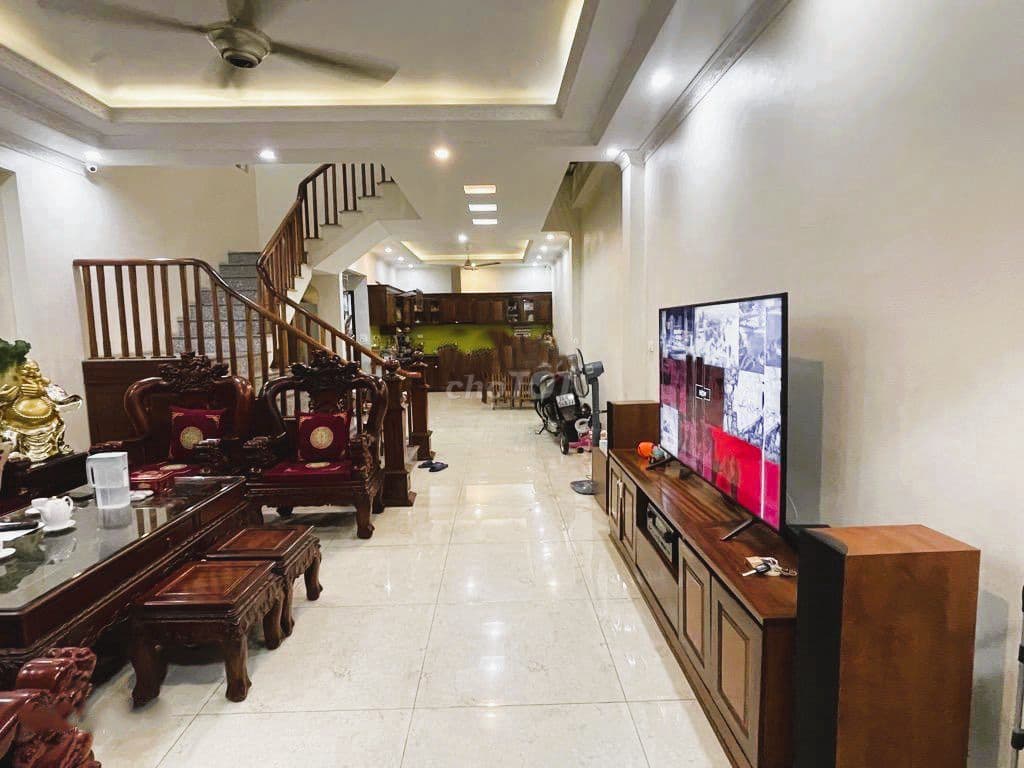 Bán nhà Trần Thái Tông, Cầu Giấy, 70m2,12,5 tỷ, Nhà dân xây, thoángđẹp