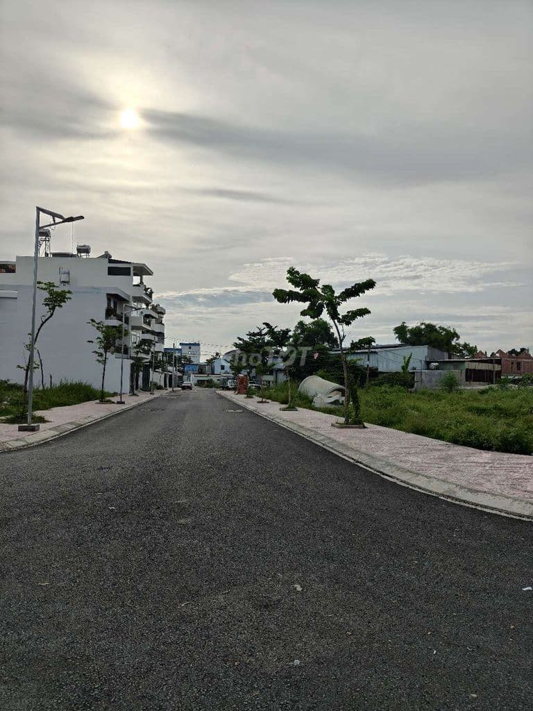 Lô Góc 2MT Đường 14m Khu Dân Cư Bùi Thị Lùng, Hóc Môn, 8mx14.7m