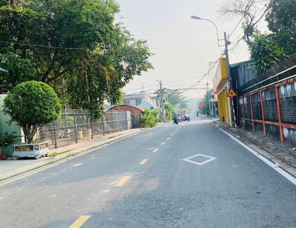 SỔ MỚI CỨNG 2025 CHO LÔ ĐẤT 296M2 MT NGUYỄN THỊ SẢNG, CÓ TƯỜNG KIÊN CỐ - Ảnh 3