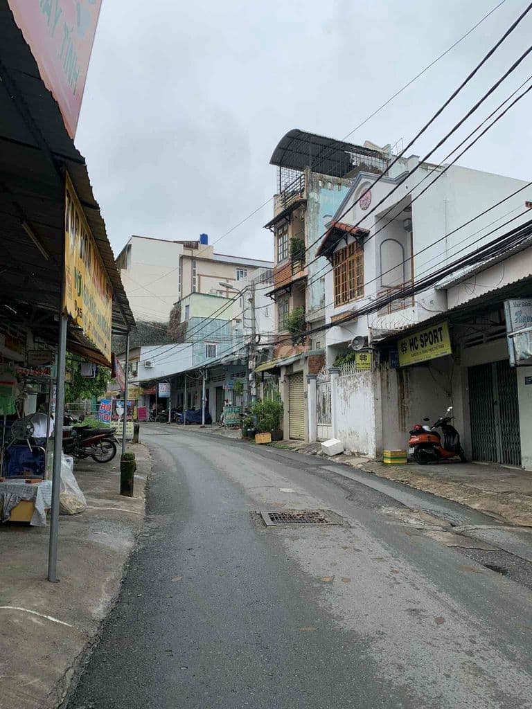 Nhà mặt tiền đường 14. Cạnh bách hoá xanh Đình Phong Phú. 100m2. Tc