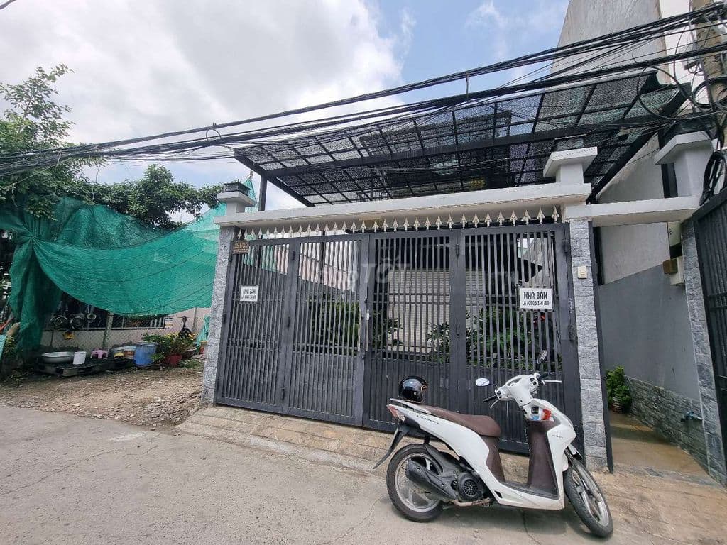 Nhà 2 lầu 162.8m2 ngang 6m xe hơi đậu trong nhà giá ngộp