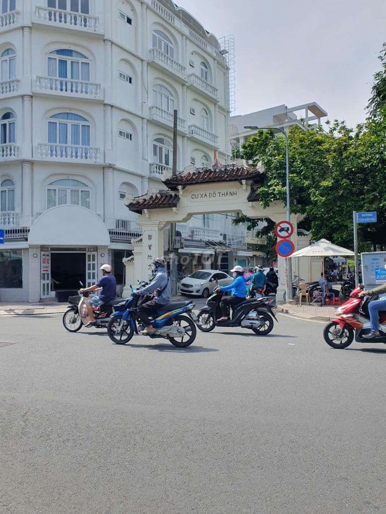 Nhà rẻ khu cx Đô thành q3