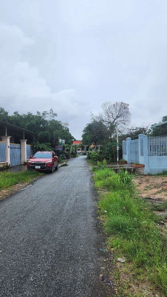 Bán Gấp 1100m2 .Full thổ cư. 1/Đường Nguyễn Thị Lắng