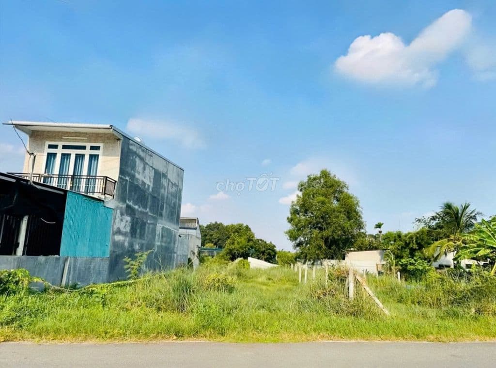 BÁN NHANH LÔ ĐẤT MT ĐƯỜNG BASA 216M2 GIÁ 560TR SHR