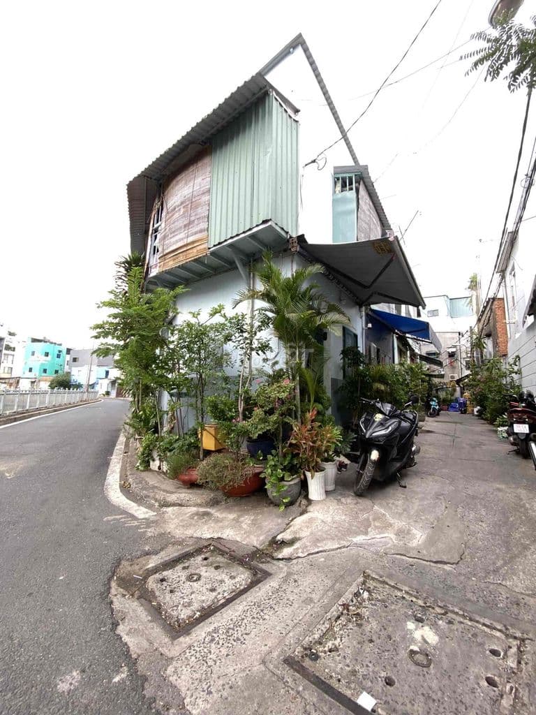 kẹt vốn cần bán gấp căn nhà , góc đường kinh tân hoá