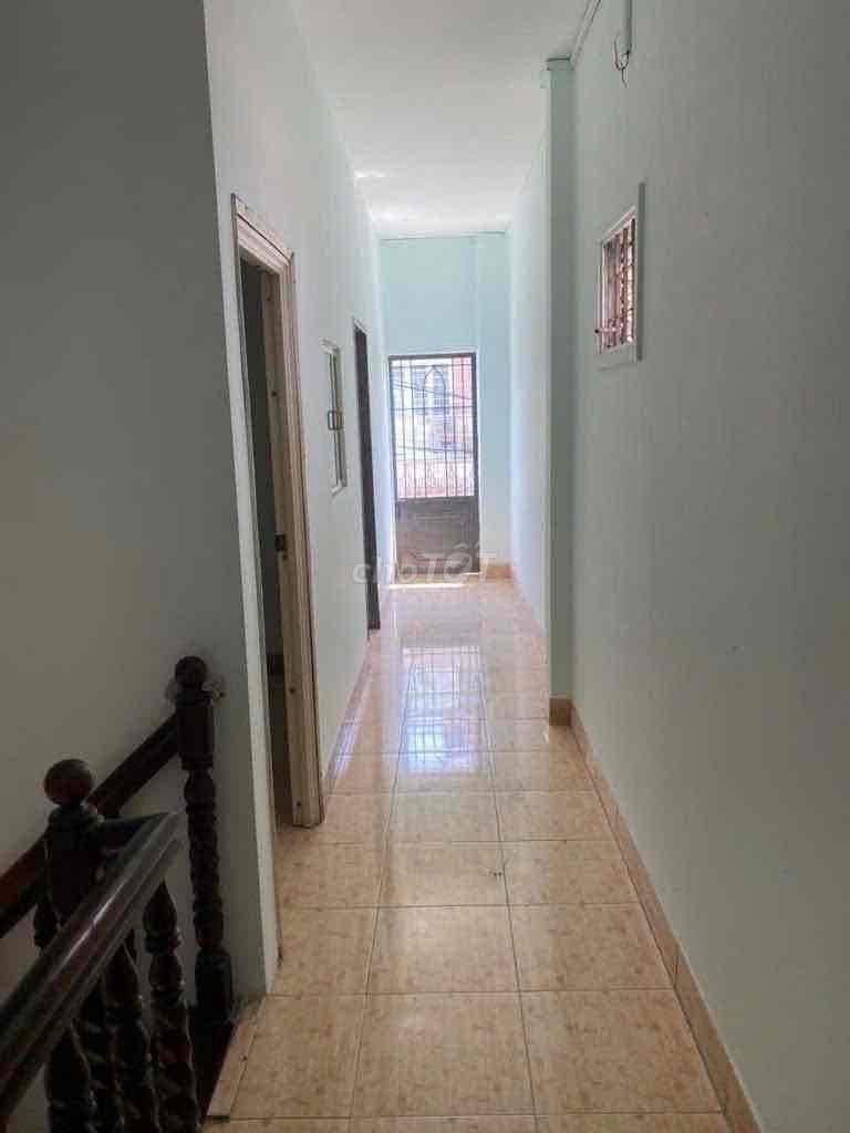 Giáp Tân Bình, Nhà 2 Tầng hẻm 8m xe hơi thông Trường Chinh, vào ở ngay - Ảnh 3
