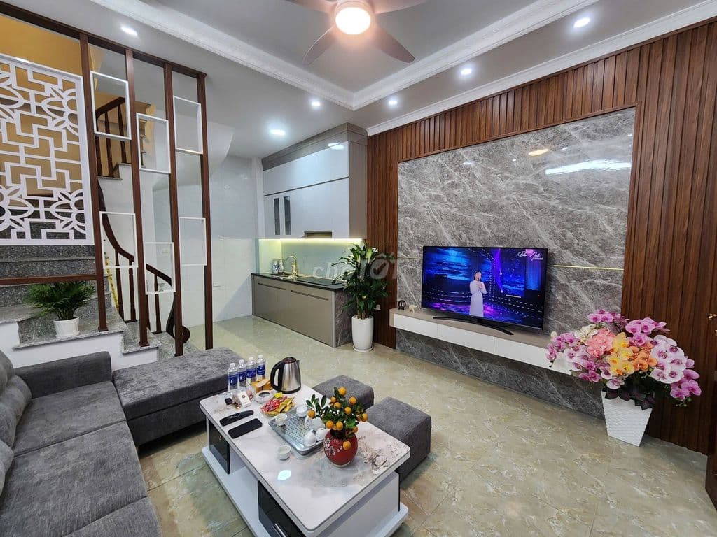 Rẻ nhất! Nhà Tôn Thất Tùng, ngõ thông, KD, 2 thoáng, MT rộng 42m2*5T - Ảnh 2