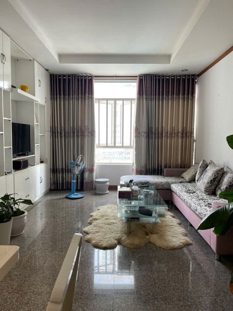 Bán căn hộ Phú Hoàng Anh