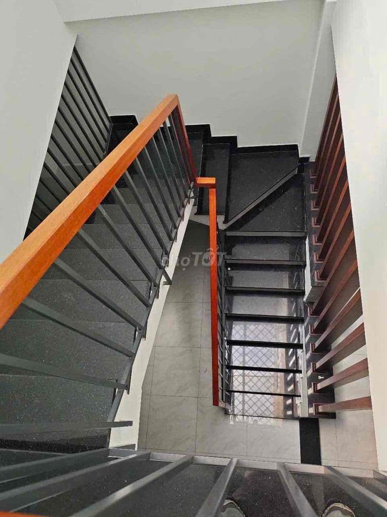 NHÀ ĐẸP 2 TẦNG GIÁ TỐT TRUNG CHÁNH GẦN NGUYỄN ẢNH THỦ NHÀ ĐẸP Ở NGAY - Ảnh 2