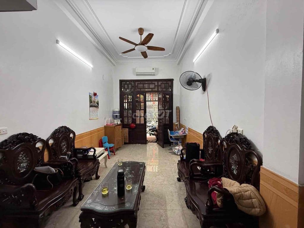 nhà phân lô phố lê Trọng Tấn 72 m 3 tầng ô tô vào nha