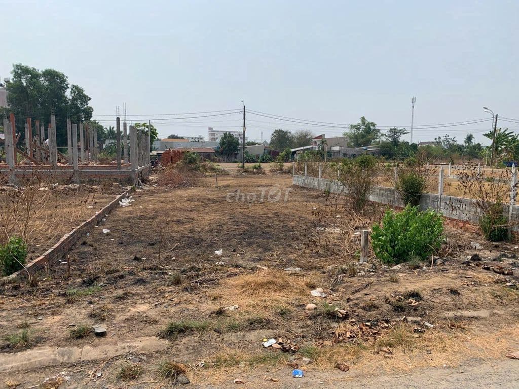 KẸT TIỀN BÁN ĐẤT NGAY THỊ TRẤN CỦ CHI 200M2 GIÁ 900TR