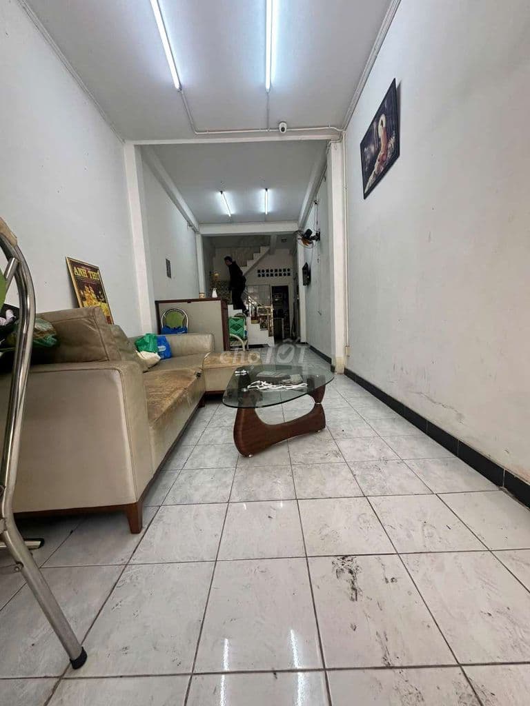 MẶT TIỀN KINH DOANH XE HƠI THÔNG LƯƠNG HỮU KHÁNH Q1