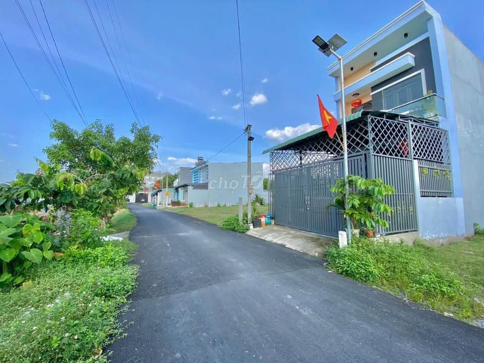 Lô đất Mặt Tiền Đường Nhựa full thổ 1tỷ 100m2 sổ hồng riêng giá thật - Ảnh 2