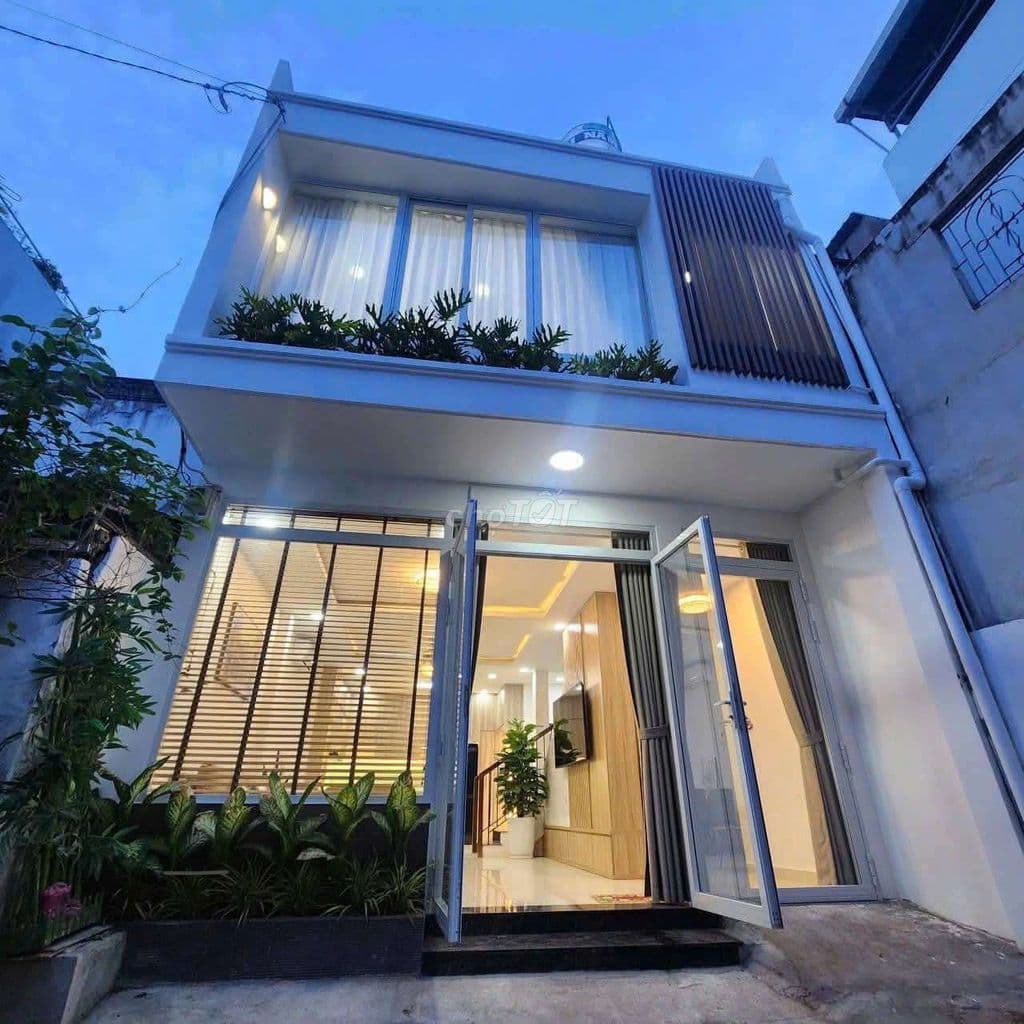 Nhà Mới Tinh Sang Trọng và Thời Thượng Tìm Đâu Chi Xa Ngay Võ Văn Kiệt