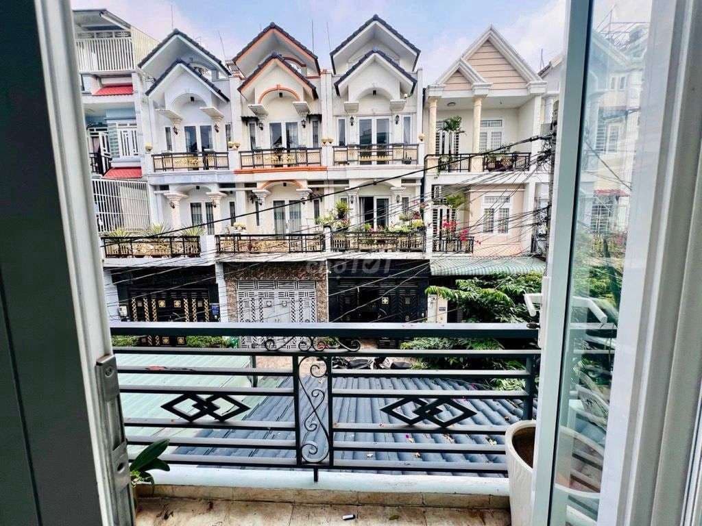 BÁN NHÀ 4 TẦNG DTSD 210 HẺM XE TẢI 6M THÔNG ĐƯỜNG HUỲNH THỊ HAI