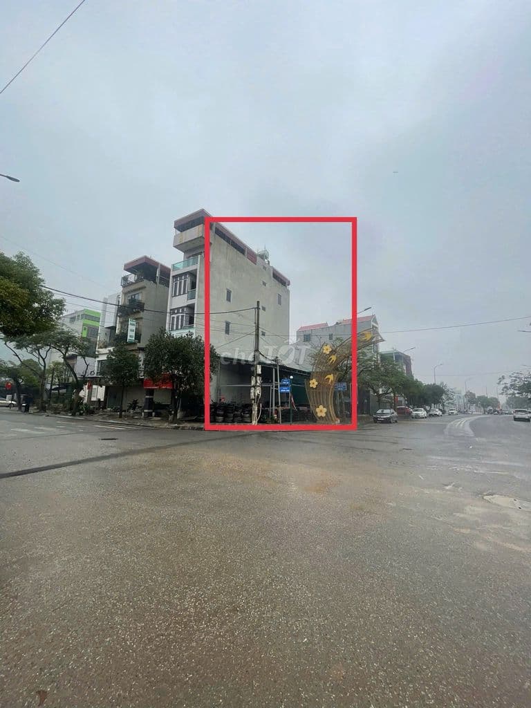BÁN ĐẤT 3 MẶT TIỀN NGÃ 4 GẦN CÔNG VIÊN VƯỜN ĐÀO-ĐÔNG ANH.