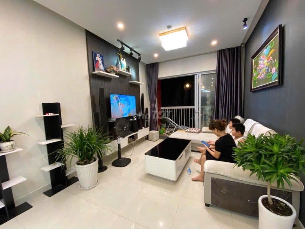 Bán căn hộ Celadon City – Bloc E303 – 3PN, full NT, Ban công, ô đậu xe