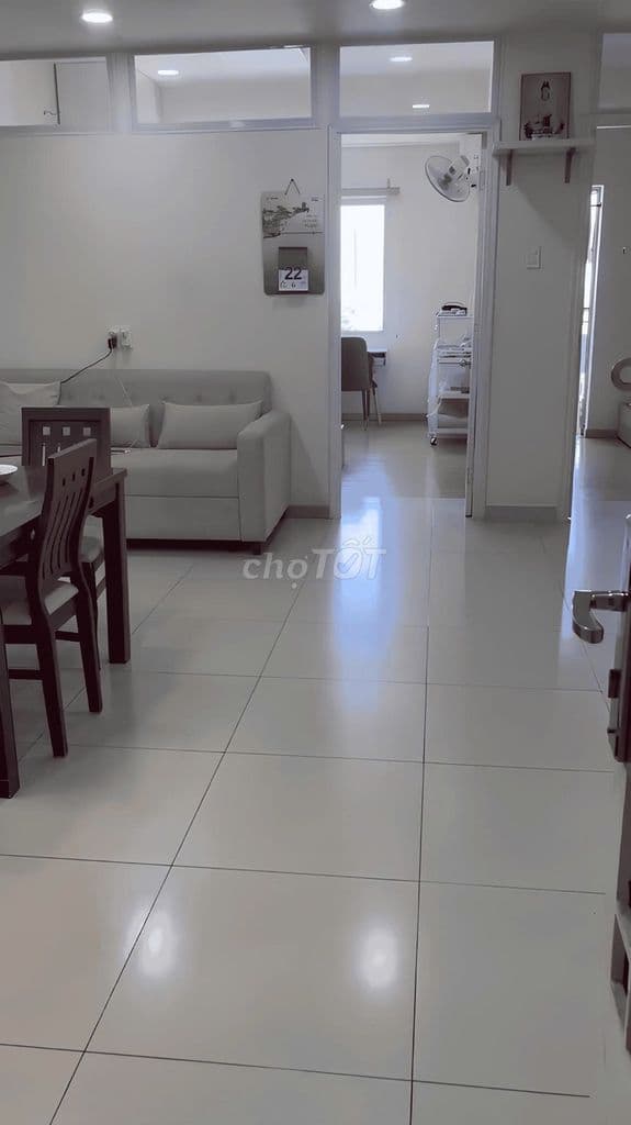 Căn Hộ 2PN Mặt Tiền Bến Vân Đồn Quận 4 Chính Chủ - Đầy Đủ Giấy Tờ