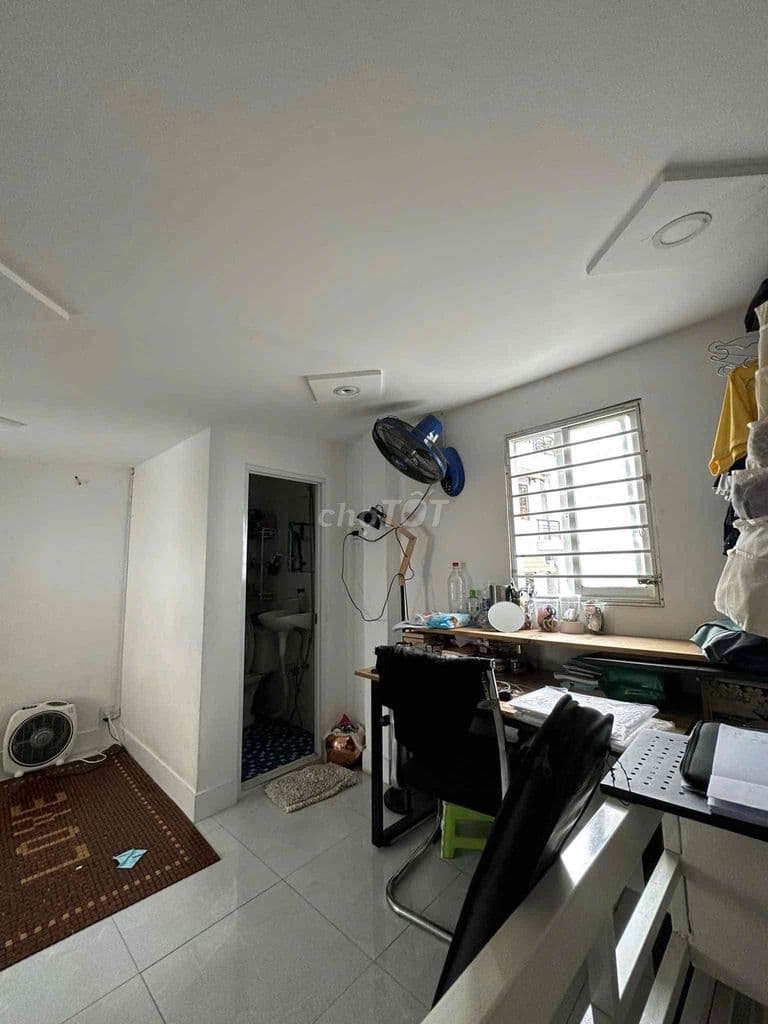 BÁN NHÀ DTSD 40.2 - SÁT MT NGUYỂN THÁI SỚN - Ảnh 2