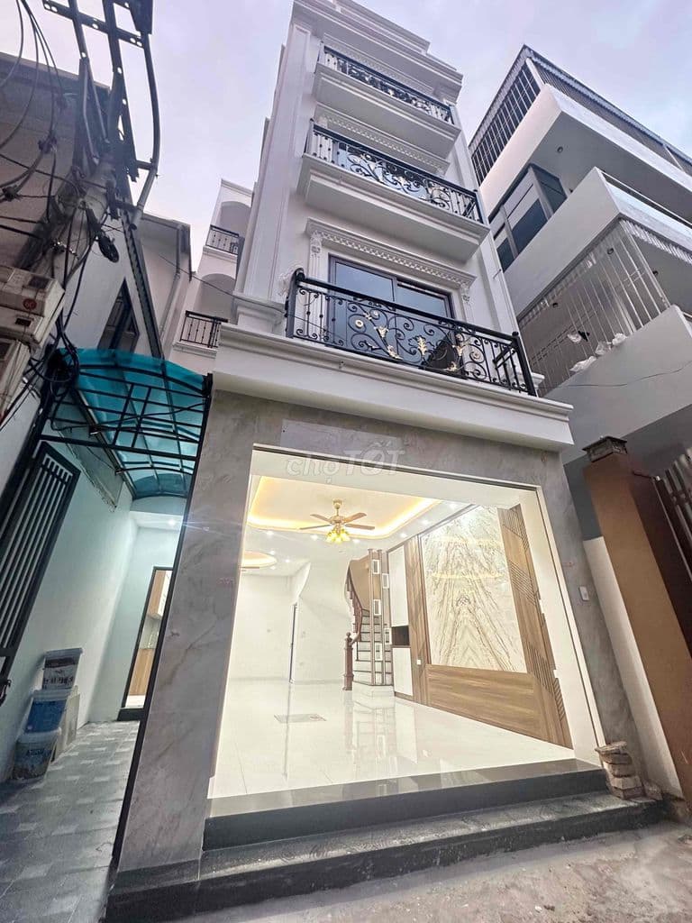 Siêu phẩm Di Trạch 55m2 - Có sân để xe riêng