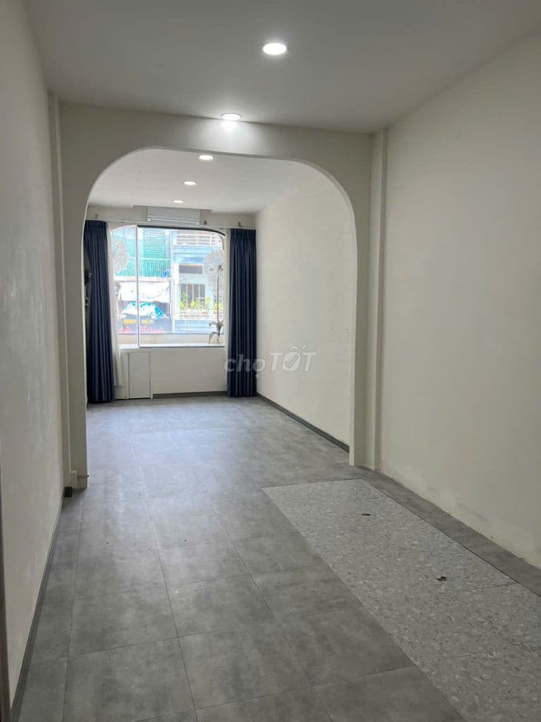 Bán nhà mặt tiền đường Nguyễn Thiện Thuật, Quận 3 - Ảnh 2