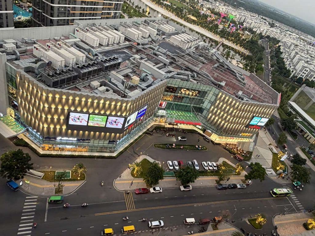 GH 2pn, view vành đai 3.65 tỷ và view Vincom 4.23 tỷ, bạn chọn gì