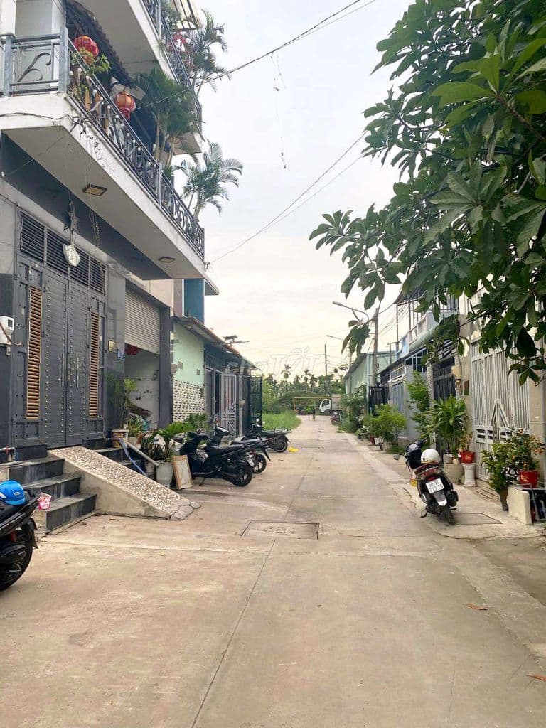 NHÀ BÁN THẠNH XUÂN 52 Q12 - HXH THÔNG - 4 TẦNG XD KIÊN CỐ - CHỈ 4,5 TỶ