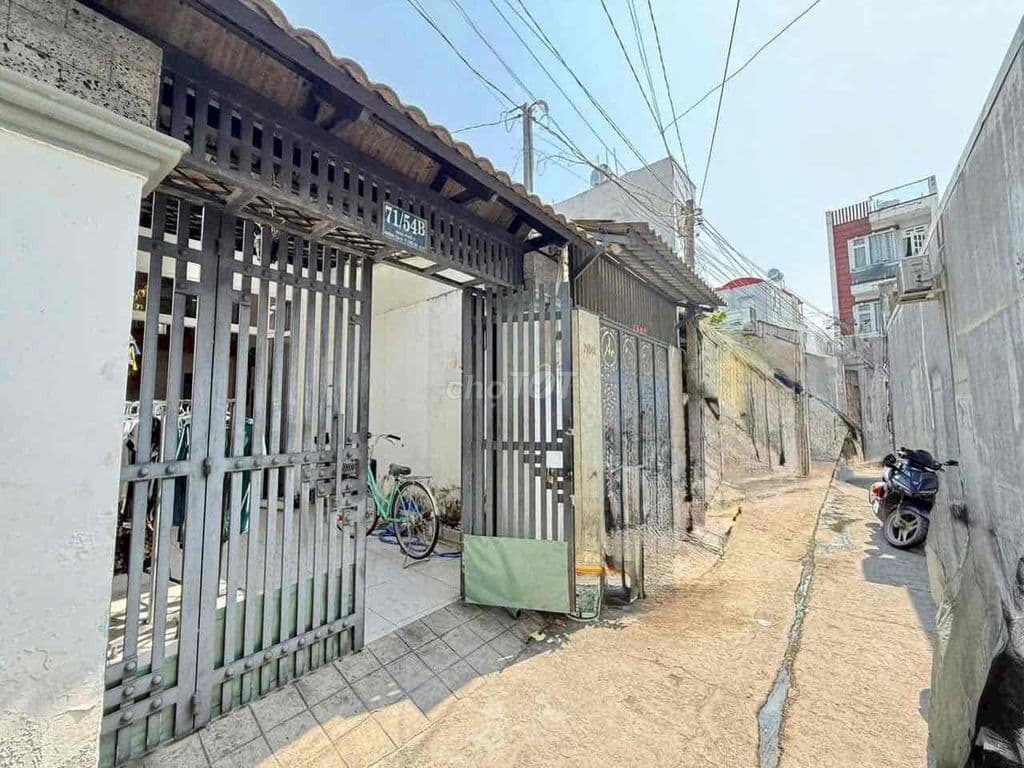 CẦN BÁN NHÀ SỔ HỒNG RIÊNG Q12