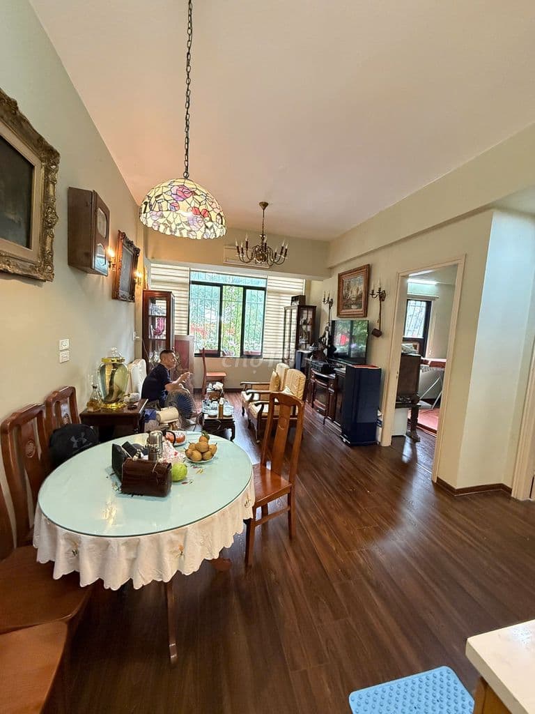 Cho thuê căn hộ chung cư khu VIP, phố Hoàng Cầu, quận Đống Đa, HN