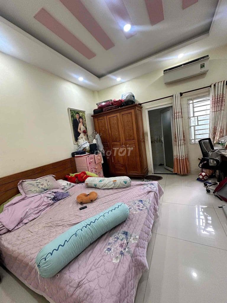 nhà mặt tiền 4 x 14 giá 9tỷ 250