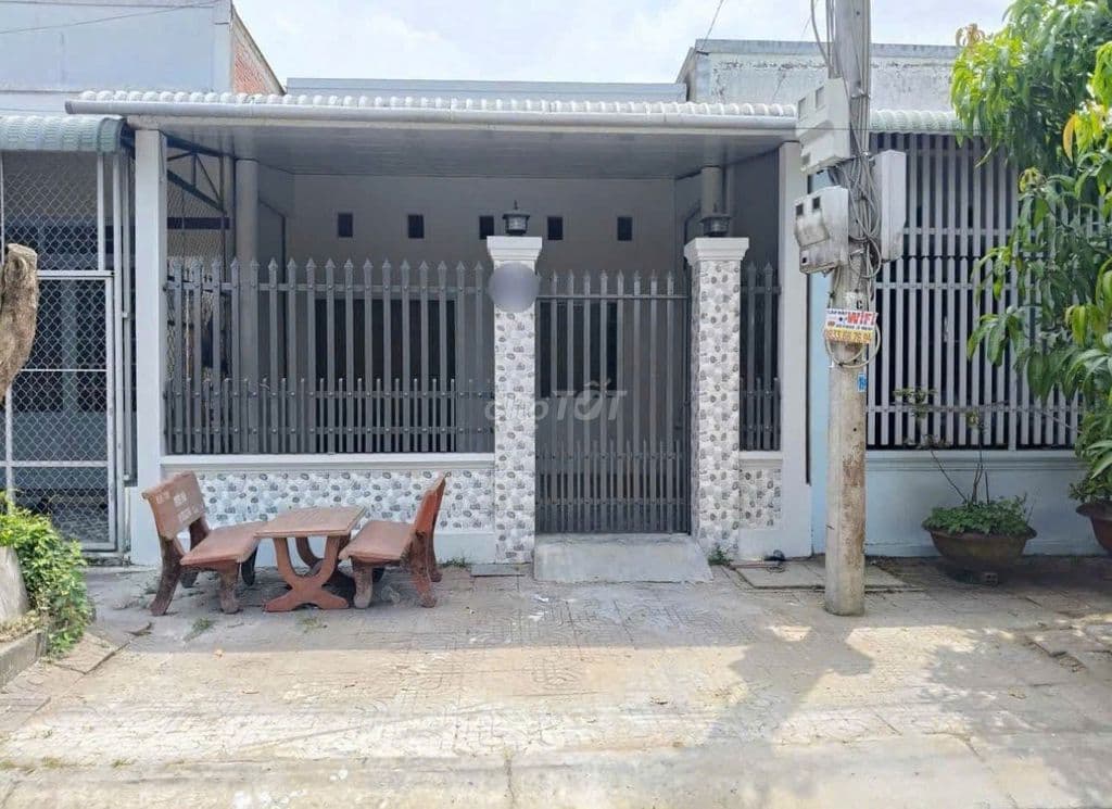 HÀNG NGỘP! Cần Ra nhanh Căn nhà ngay Tân Hiệp Hoc Môn Sổ hòng Riêng