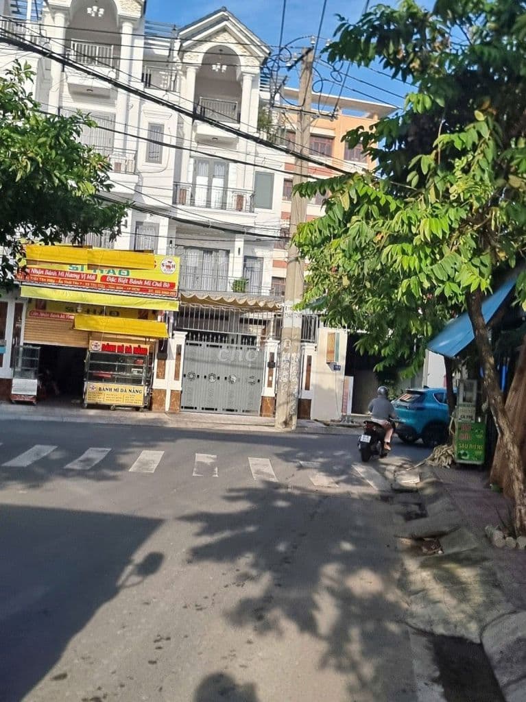 Lô đất đẹp HXT Tân Hiệp 4 , Hóc Môn, DT 260 m2. Giá chỉ 5.5 tỷ (TL)