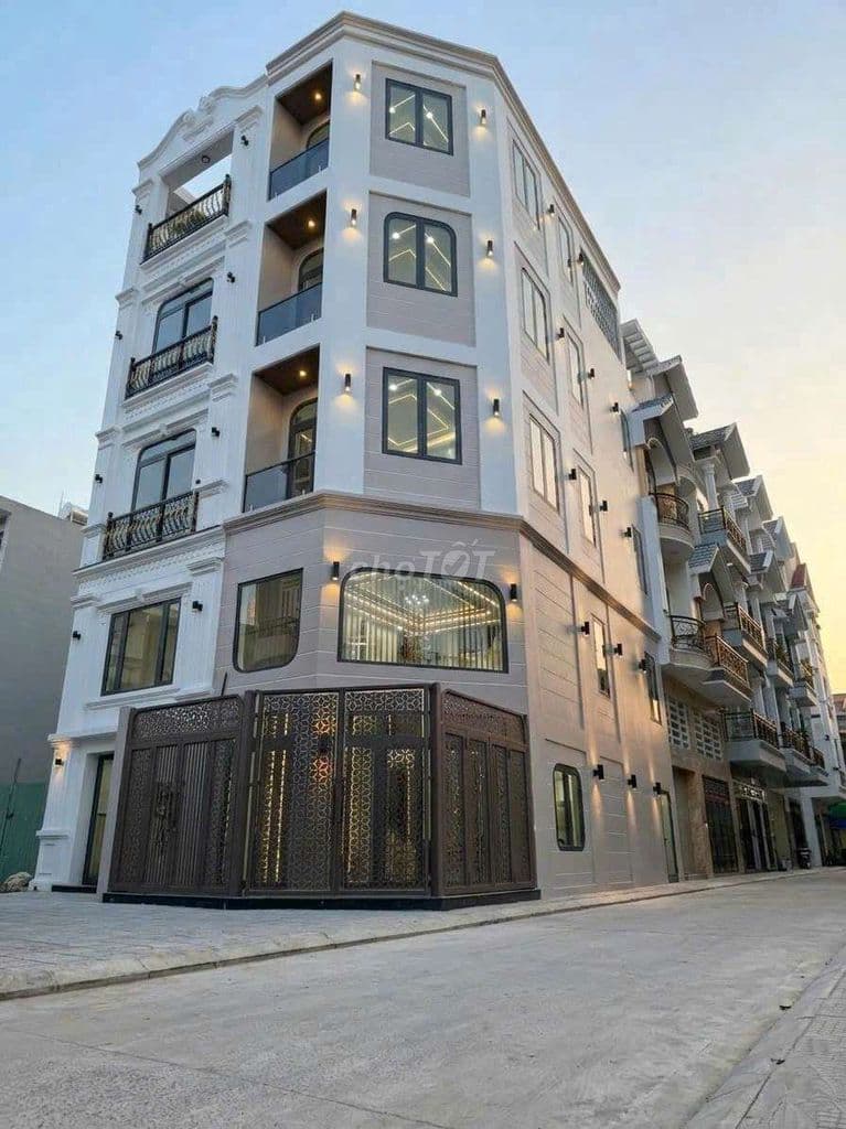 NHÀ ĐẸP 5 TẦNG ( FULL NỘI THẤT ) MÃ LÒ 4M X 13M HƯỚNG ĐÔNG NAM