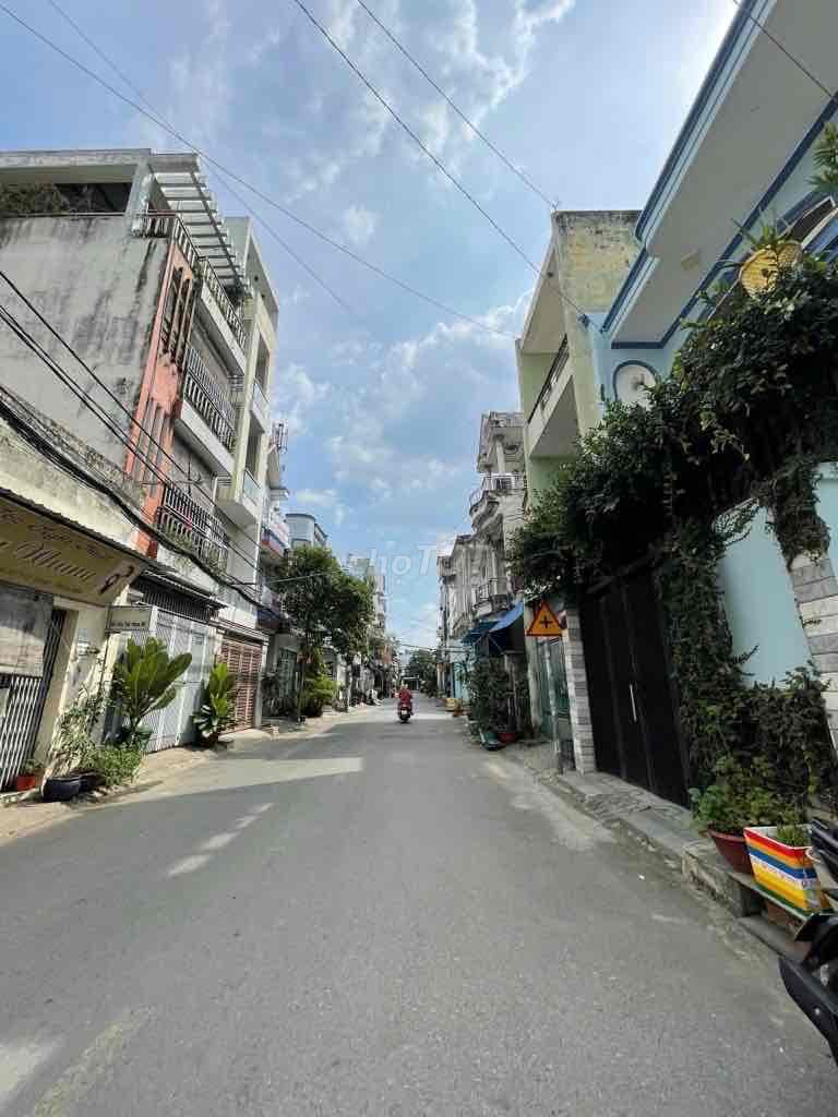 NHÀ NGAY LÂM VĂN BỀN- 102 MV- 4 TẦNG-5 PHÒNG NGỦ - ĐƯỜNG XE HƠI