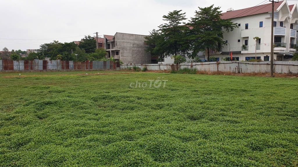 Bán lô đất DT 40x50, hẻm Bà Điểm 4, gần trường Bùi Văn Ngữ- Bà Điểm HM