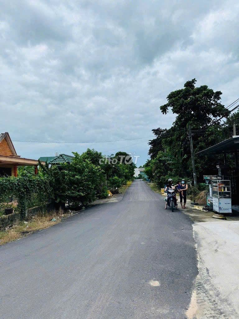 Mặt tiền đường nhựa nguyễn thị lắng 350m2 full thổ 800tr còn bớt lộc - Ảnh 3