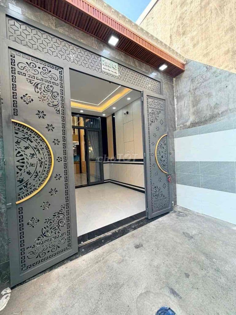 CẦN BÁN NHÀ SHR . Q12