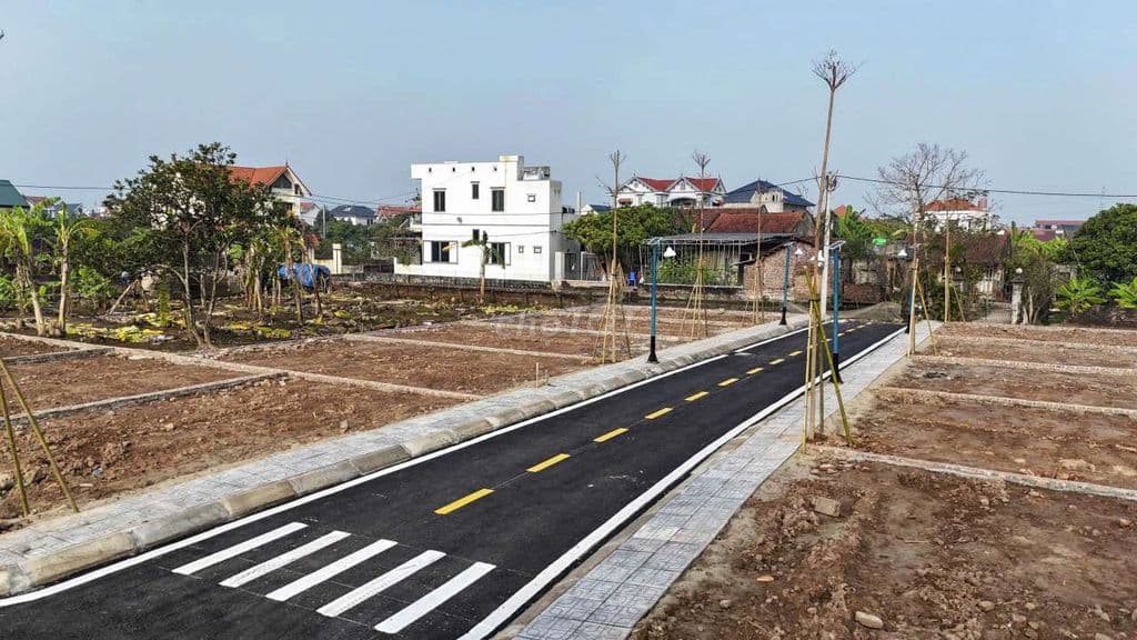 BÁN ĐẤT GẦN SÂN VẬN ĐỘNG PVF VĂN GIANG OTO GIÁ CHỈ 2 TỈ