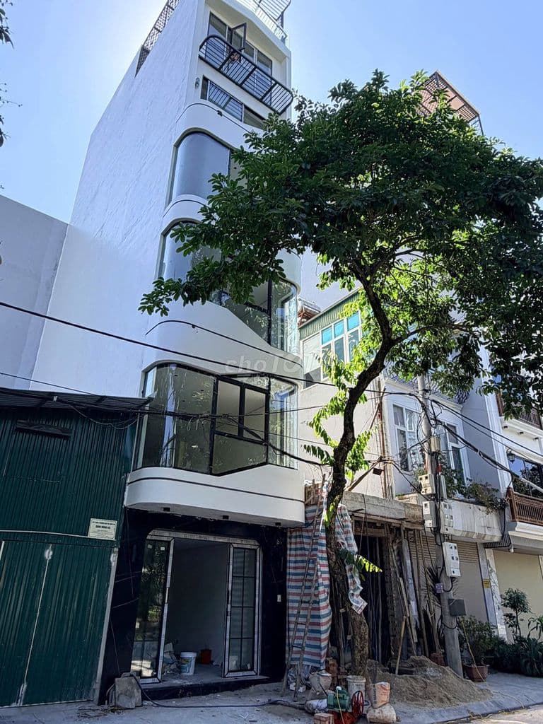 Bán nhà 57 Cổ Linh, view vườn hoa, đường ô tô vỉa hè, 40m² x 7 tầng