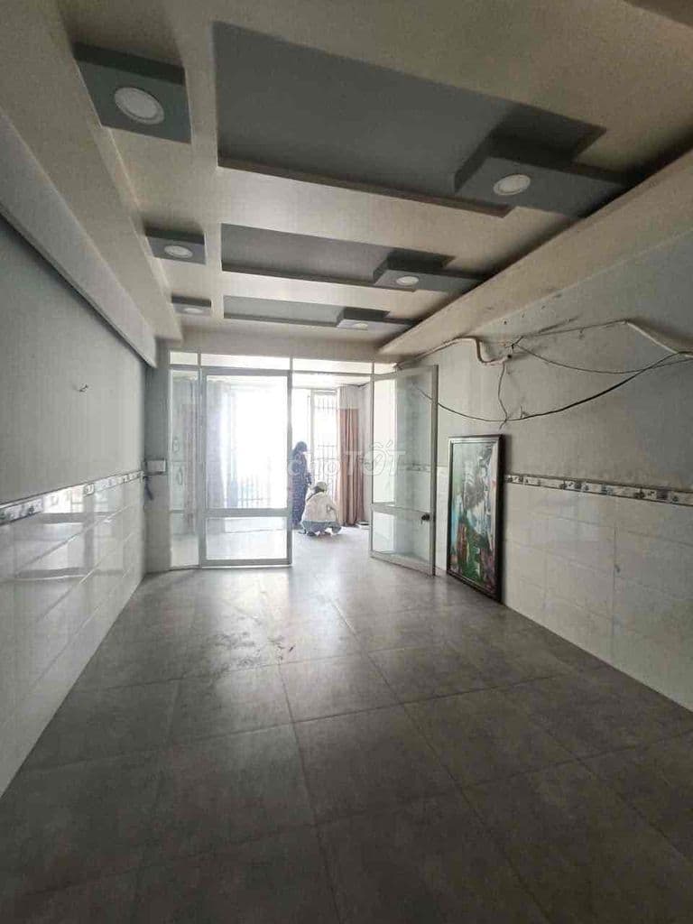 NHÀ 3 TẦNG ĐẸP - SÁT PHẠM VĂN ĐỒNG, HXH THÔNG, TIỆN ÍCH ĐỦ - Ảnh 2