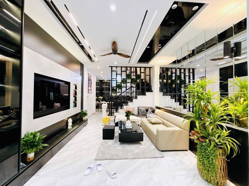 BÁN GẤP NHÀ PHỐ THÁI HÀ - ĐỐNG ĐA 45M2 x 5T NGÕ Ô TÔ GIÁ 8 TỶ