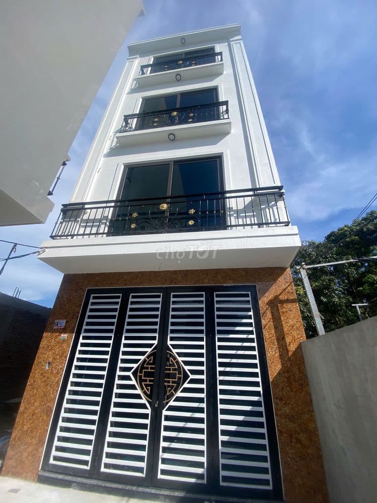 nhà 4.5 tầng 50m2-ô tô vào tận nơi-Trong LÀng PHượng Đồng-Giá chỉ 4 Tỷ